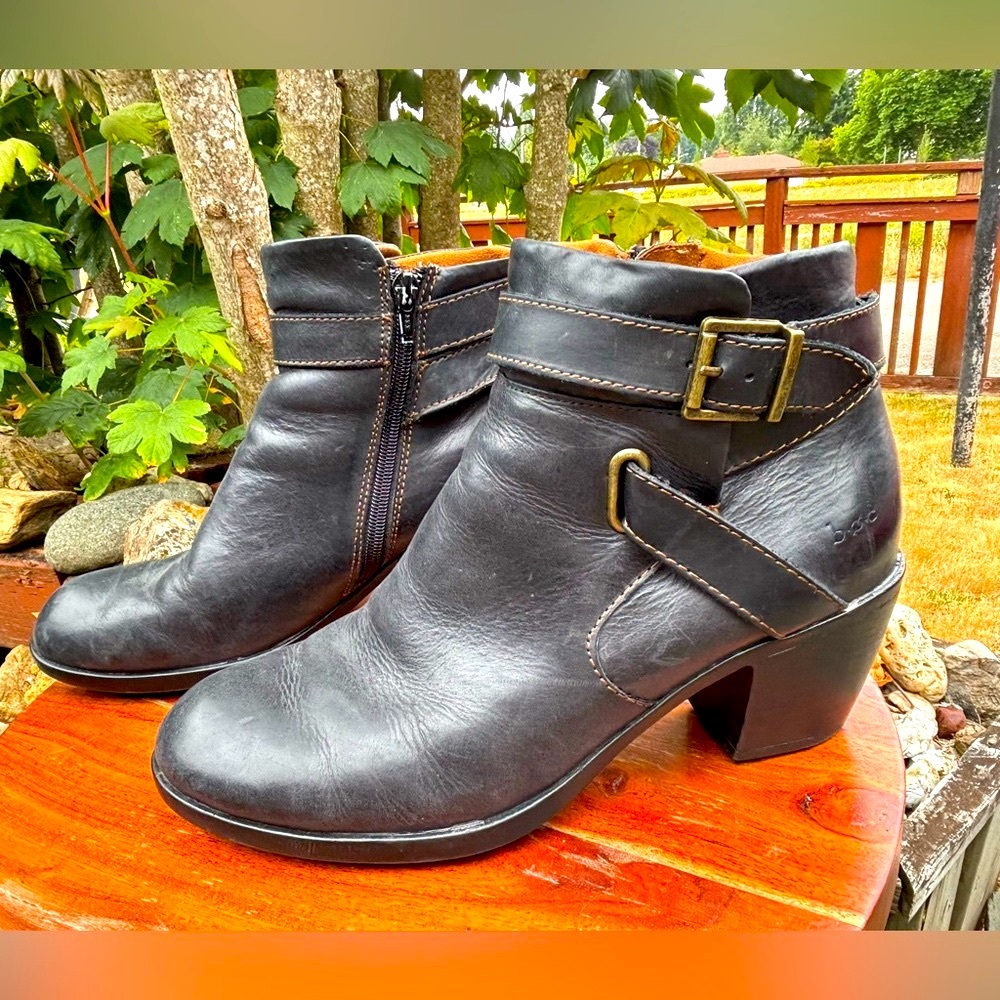 BOC size 8.5 Black Leather Ankle Boots with Buckle Strap and Block Heel